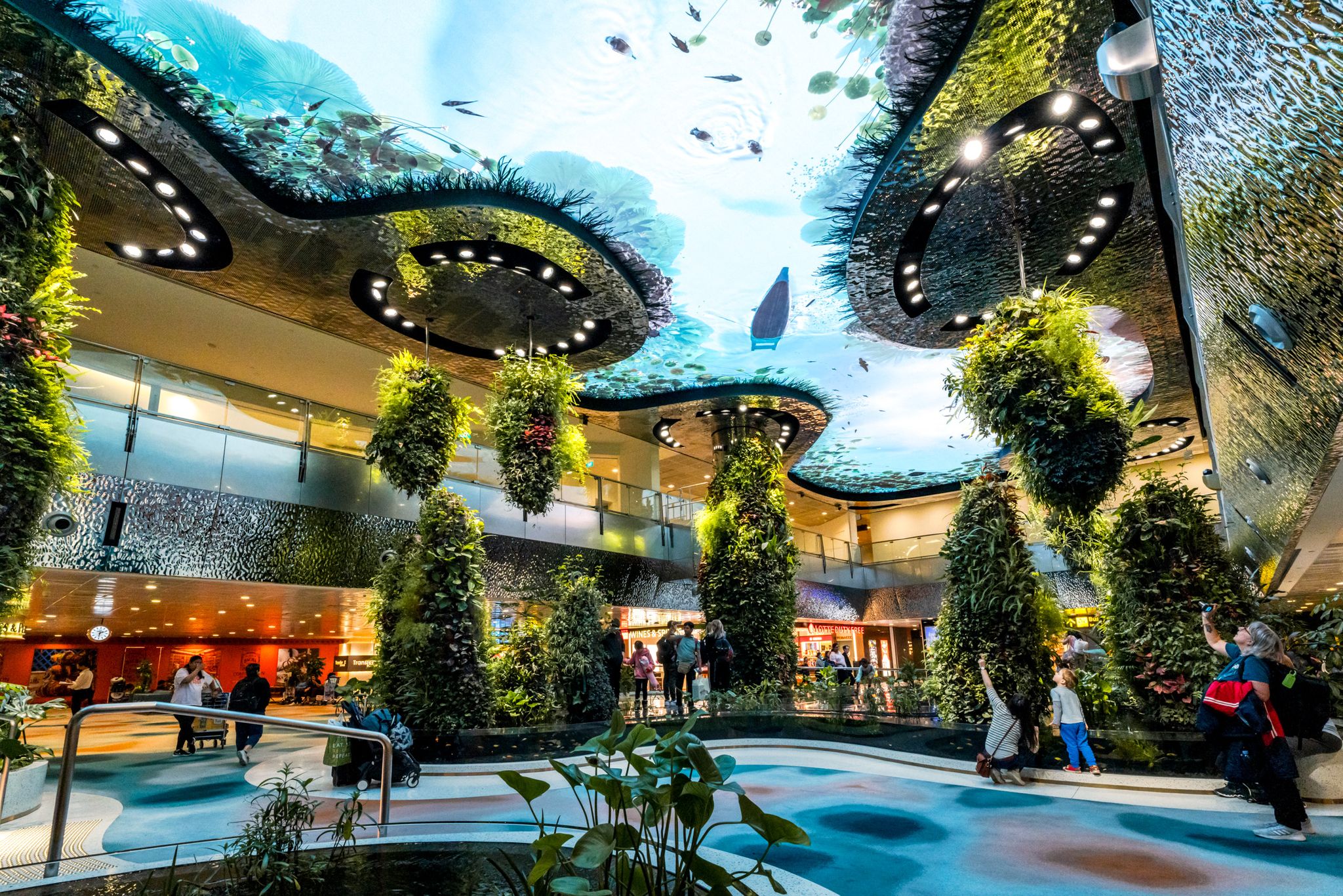 Singapore Duty Free, Changi Airport - how to choose the right duty free